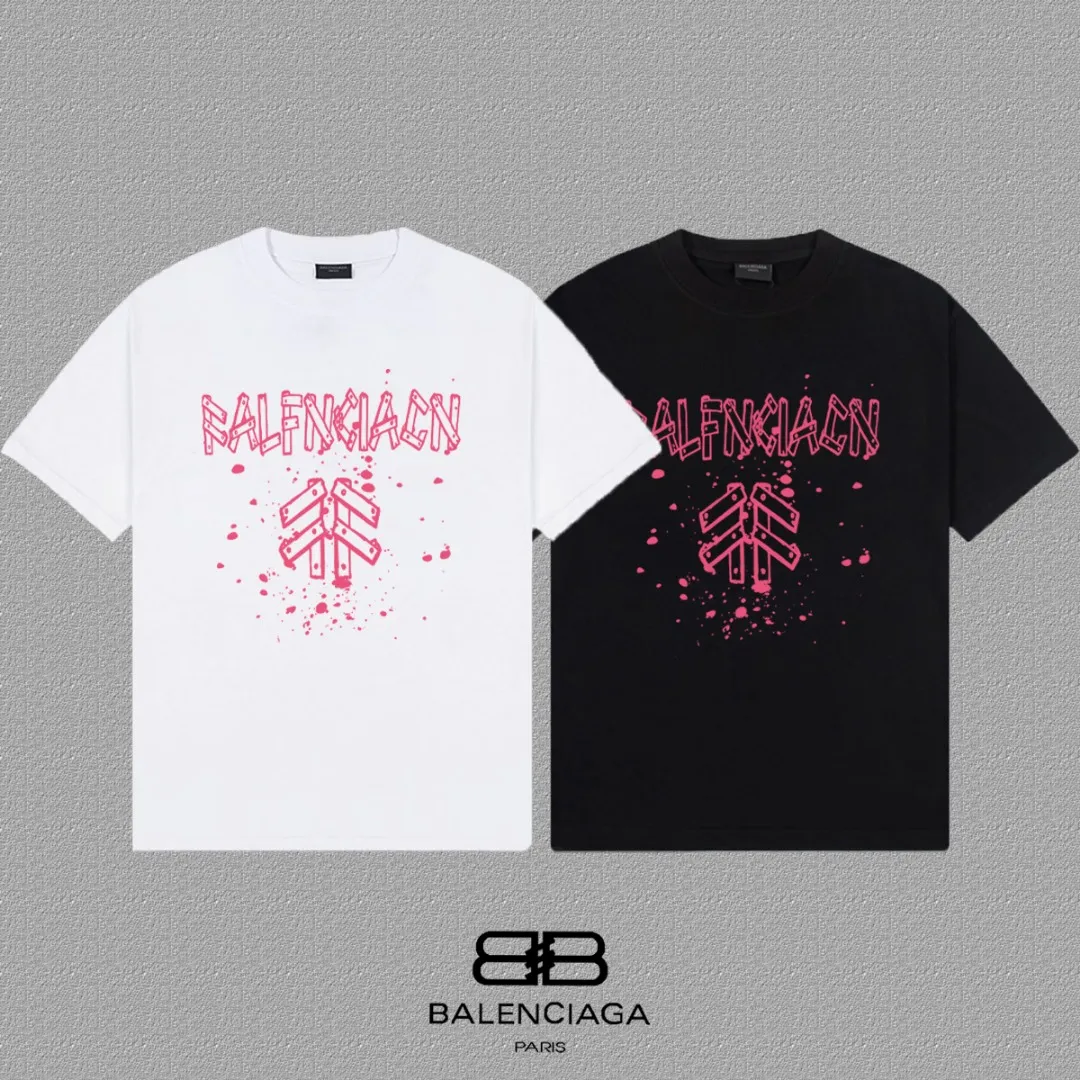 P80✨🔥 BALENCIAGA Paris lettering printed short-sleeved T-shirt. Custom-woven and dyed 300 grams of combed cotton heavyweight fabric. Zero color difference in threads. Perfect details. Different from the current currency version. Welcome to compare. Same Style for men and women. Must-sell in the picture above. Color: White Black Size: 1 2 3 4